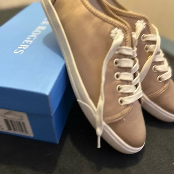 Jack Rogers Lia Satin Sneaker NWOT Sz 7 1/2 - Picture 7 of 15